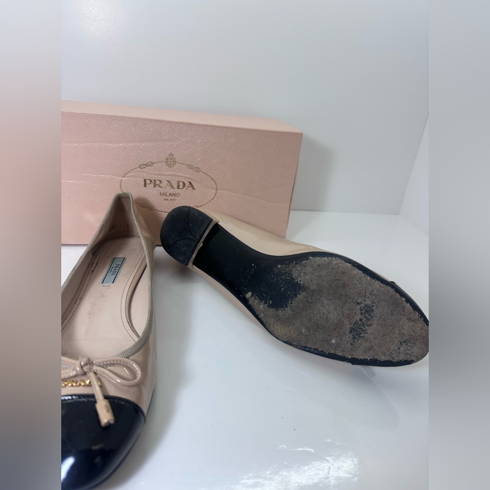 Prada Women's Cream and Black Loafers - Picture 4 of 6